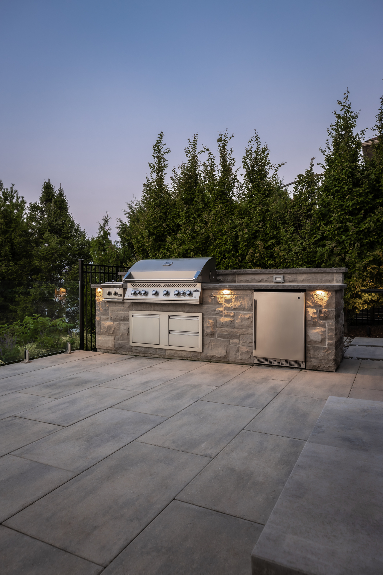 Lakeside outdoor kitchen and dining